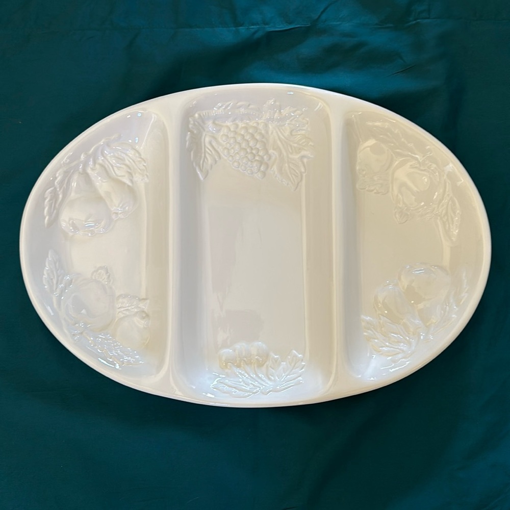 Nature cream three-segment divided serving tray